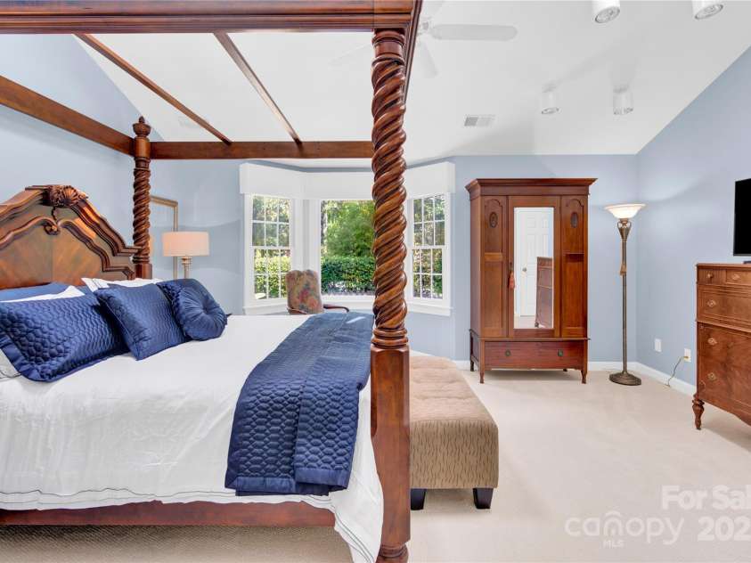 12532 Headquarters Farm Road, Charlotte, NC 28262.  MLS# CAR4275884, YatesRealty ID 31493. LARGE PRIMARY EN SUITE