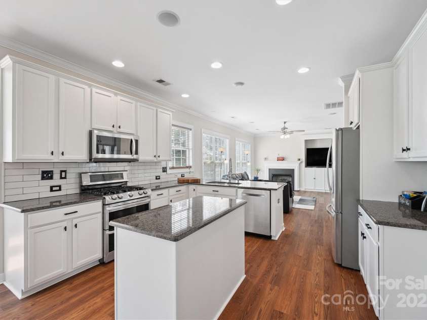 10418 Goosefoot Court, Concord, NC 28027.  MLS# CAR4283237, YatesRealty ID 31497. Beautiful Kitchen with Tile Backsplash