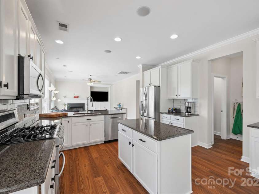 10418 Goosefoot Court, Concord, NC 28027.  MLS# CAR4283237, YatesRealty ID 31497. Beautiful Kitchen with Tons of storage