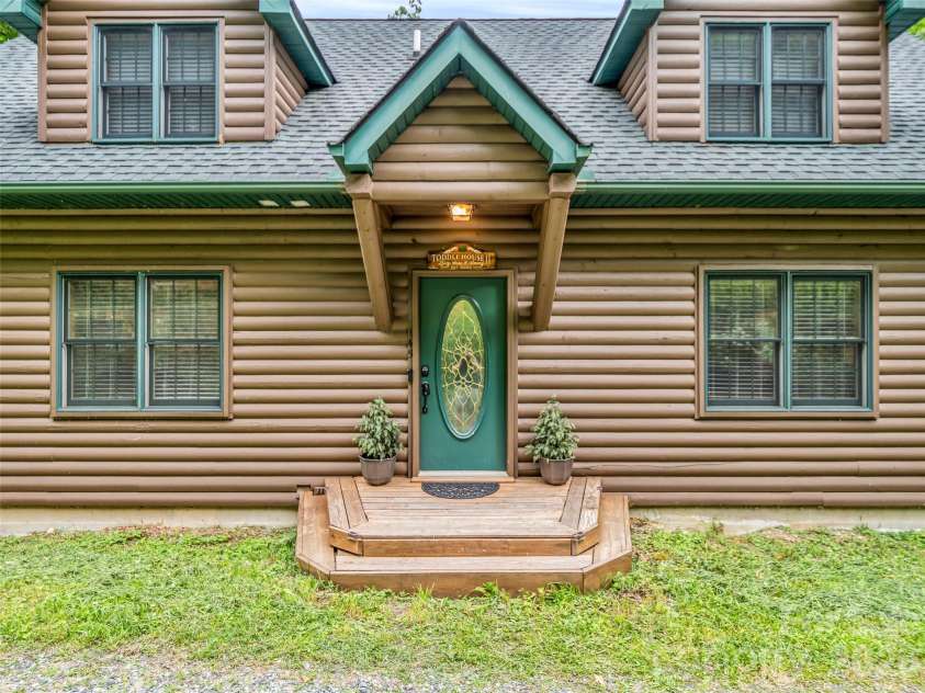 145 Lucas Lane, Mars Hill, NC 28754.  MLS# CAR4394270, YatesRealty ID 31497. 