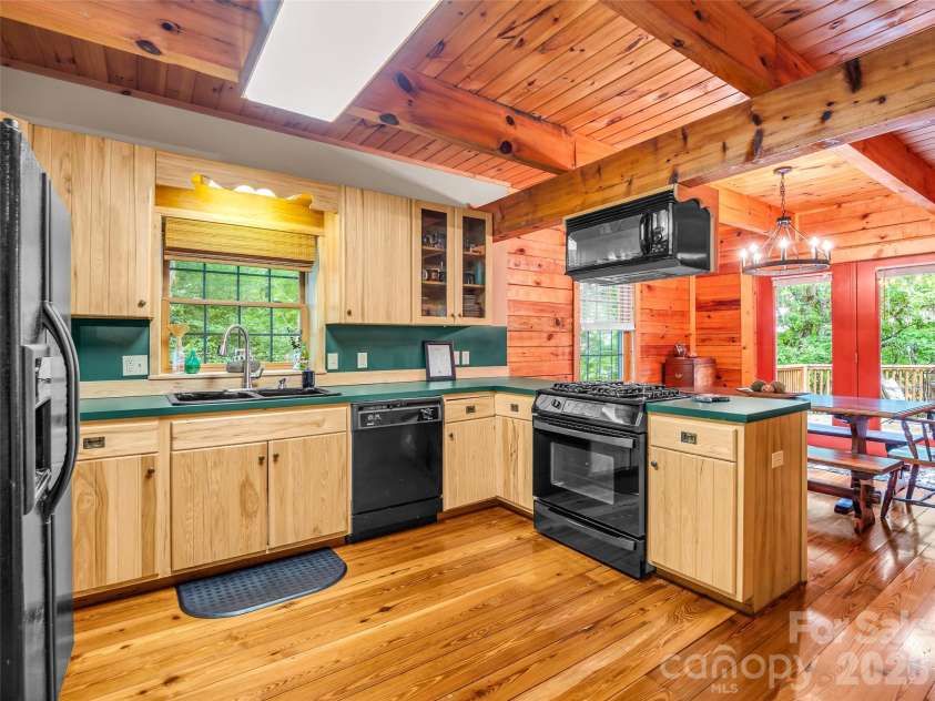 145 Lucas Lane, Mars Hill, NC 28754.  MLS# CAR4394270, YatesRealty ID 31497. 