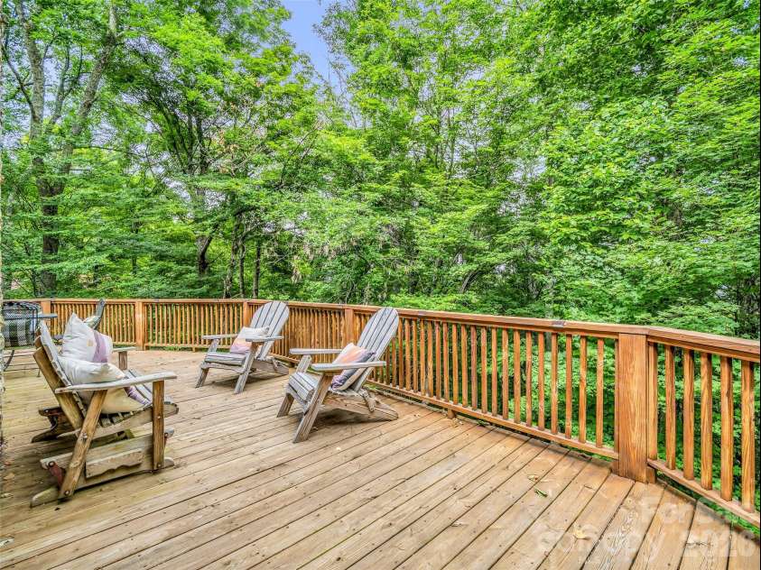 145 Lucas Lane, Mars Hill, NC 28754.  MLS# CAR4394270, YatesRealty ID 31497. 