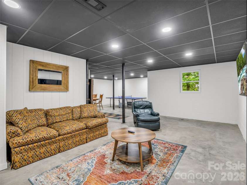145 Lucas Lane, Mars Hill, NC 28754.  MLS# CAR4394270, YatesRealty ID 31497. 