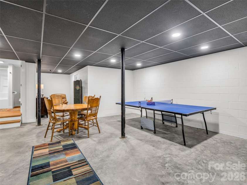 145 Lucas Lane, Mars Hill, NC 28754.  MLS# CAR4394270, YatesRealty ID 31497. 