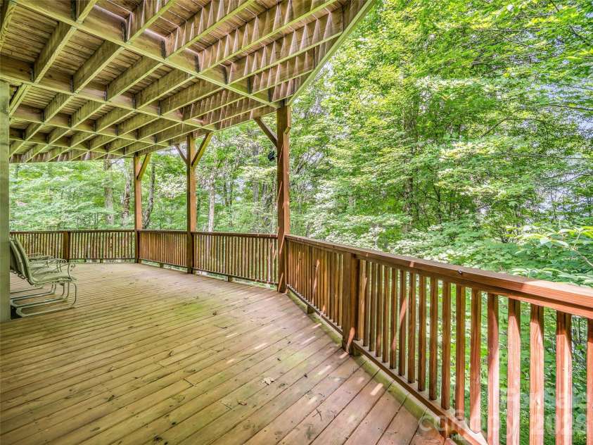 145 Lucas Lane, Mars Hill, NC 28754.  MLS# CAR4394270, YatesRealty ID 31497. 