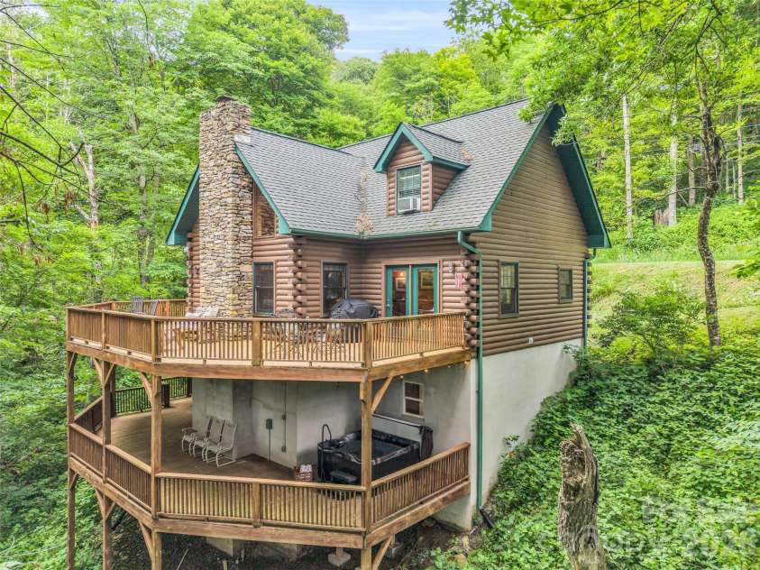 145 Lucas Lane, Mars Hill, NC 28754.  MLS# CAR4394270, YatesRealty ID 31497. 