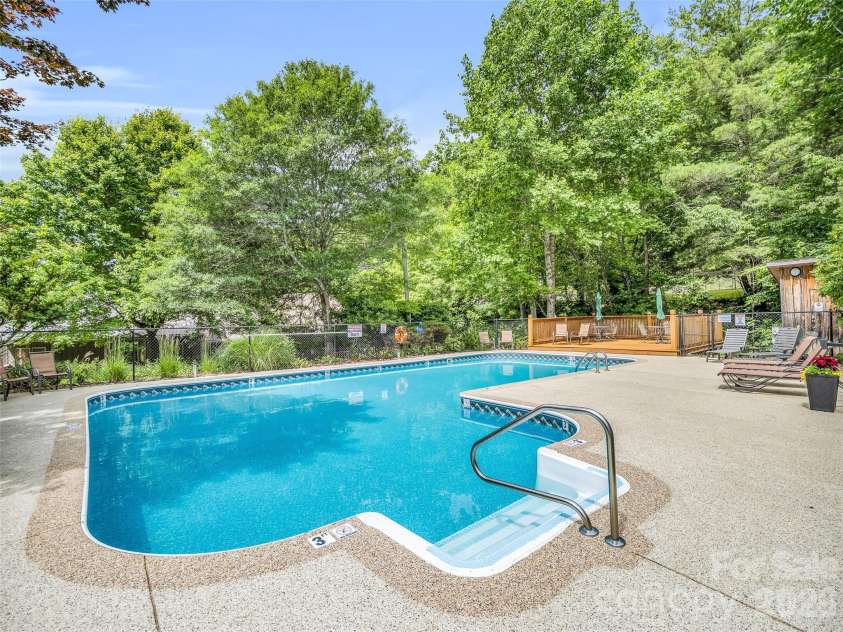 145 Lucas Lane, Mars Hill, NC 28754.  MLS# CAR4394270, YatesRealty ID 31497. 