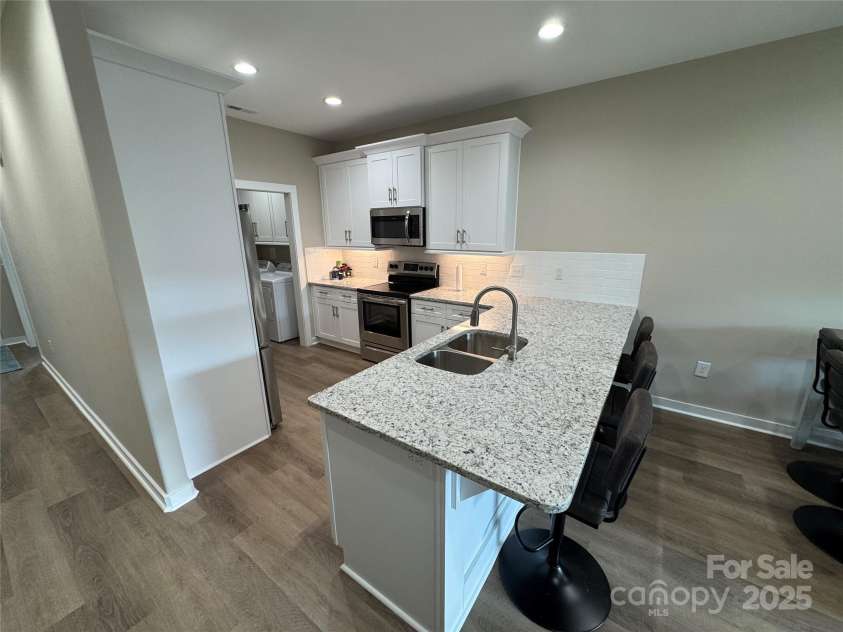 2822 15th Avenue Place, Hickory, NC 28602.  MLS# CAR4320098, YatesRealty ID 3150. 