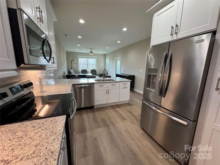 2822 15th Avenue Place, Hickory, NC 28602.  MLS# CAR4320098, YatesRealty ID 3150. Kitchen