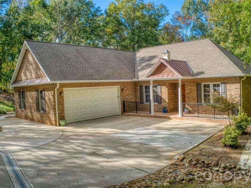 906 Rocky Cove Lane, Denton, NC 27239.  MLS# CAR4314838, YatesRealty ID 3150. 