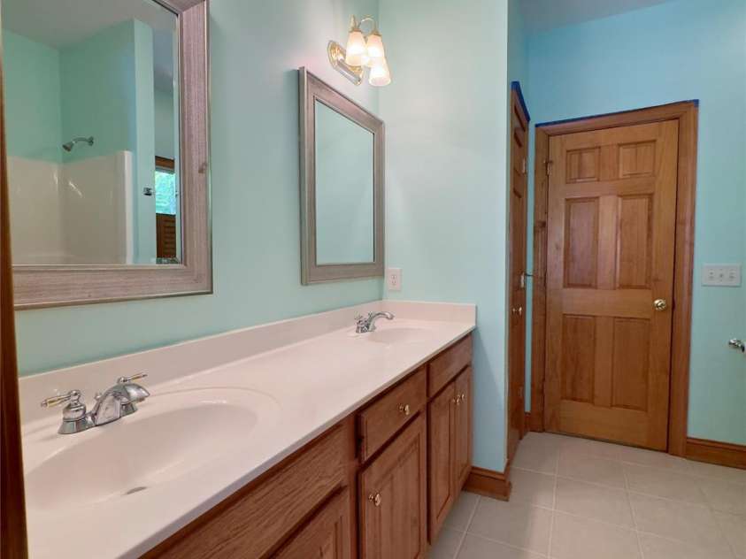 906 Rocky Cove Lane, Denton, NC 27239.  MLS# CAR4314838, YatesRealty ID 3150. 