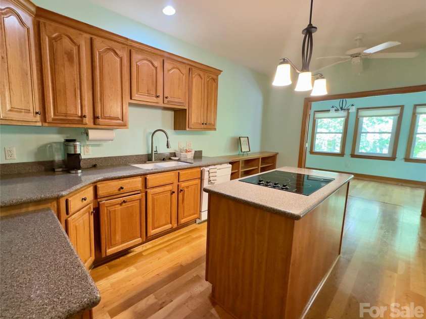 906 Rocky Cove Lane, Denton, NC 27239.  MLS# CAR4314838, YatesRealty ID 3150. 