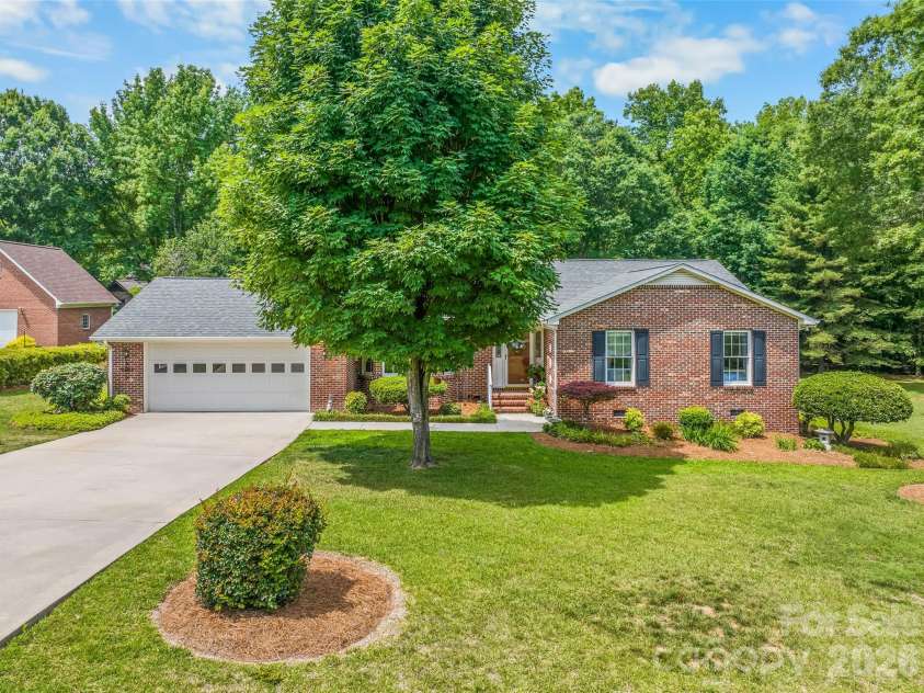 115 Woodland Drive, Salisbury, NC 28146.  MLS# CAR4391796, YatesRealty ID 31503. 