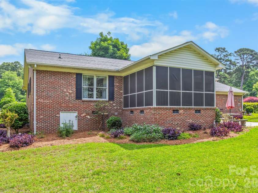 115 Woodland Drive, Salisbury, NC 28146.  MLS# CAR4391796, YatesRealty ID 31503. 