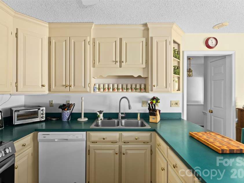 115 Woodland Drive, Salisbury, NC 28146.  MLS# CAR4391796, YatesRealty ID 31503. 