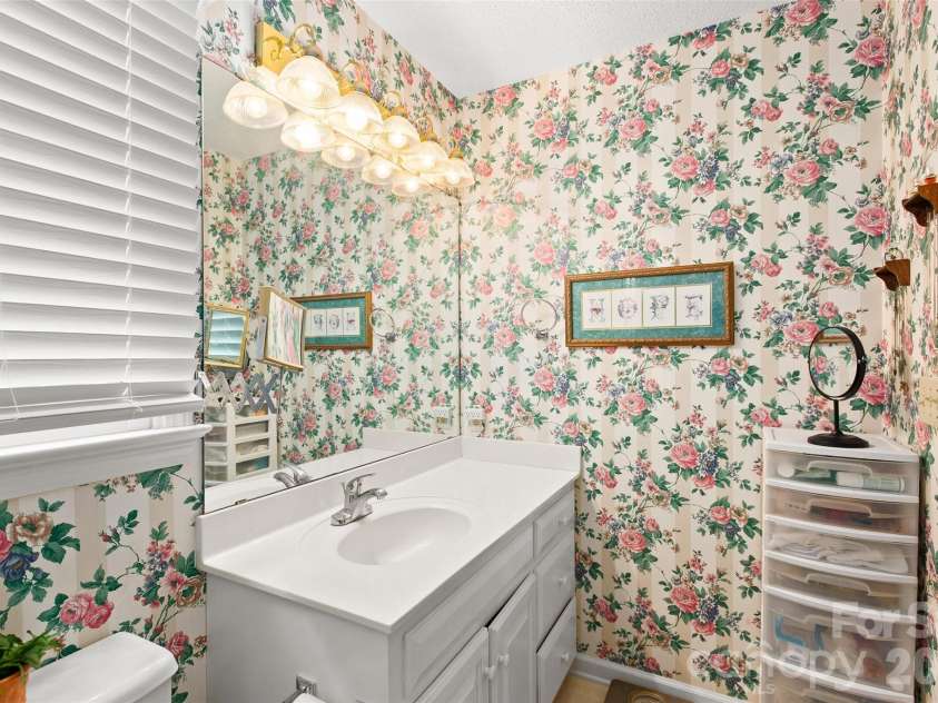 115 Woodland Drive, Salisbury, NC 28146.  MLS# CAR4391796, YatesRealty ID 31503. 