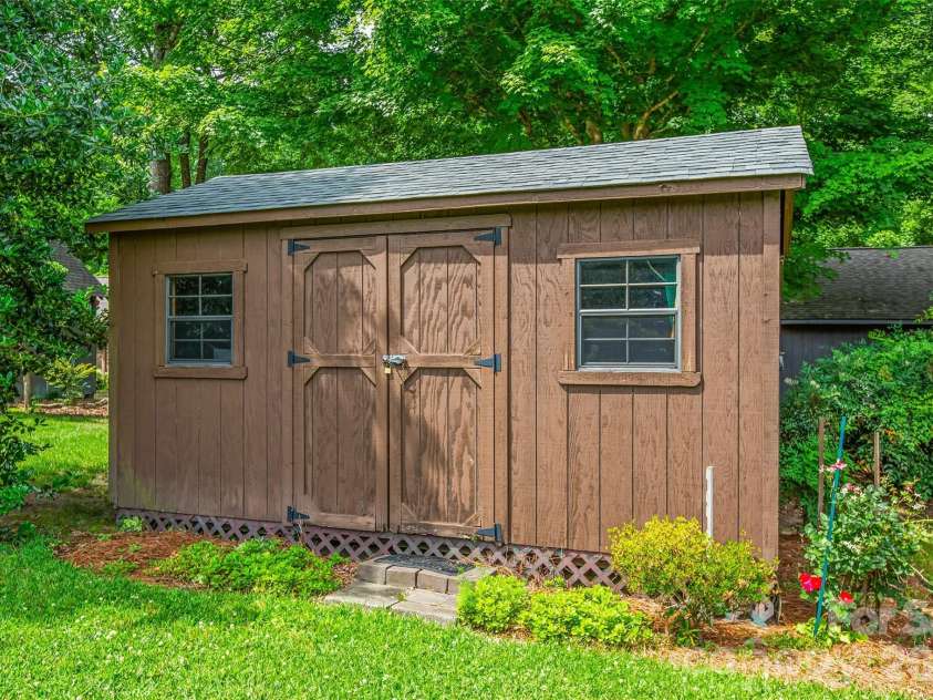 115 Woodland Drive, Salisbury, NC 28146.  MLS# CAR4391796, YatesRealty ID 31503. 