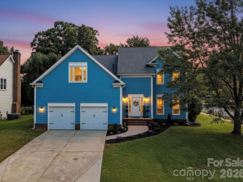 1125 Sunnyview Circle, Matthews, NC 28105.  MLS# CAR4414162, YatesRealty ID 31506. 