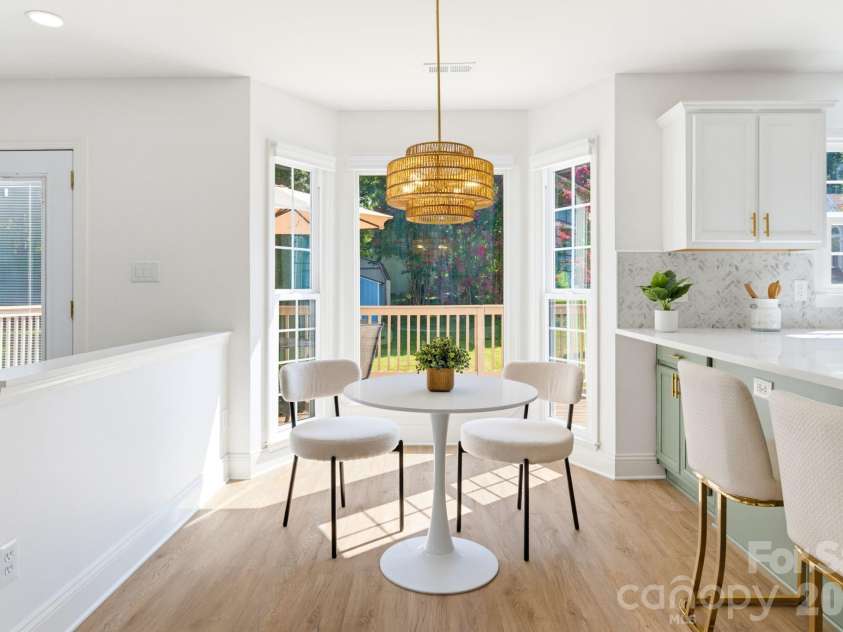 1125 Sunnyview Circle, Matthews, NC 28105.  MLS# CAR4414162, YatesRealty ID 31506. 