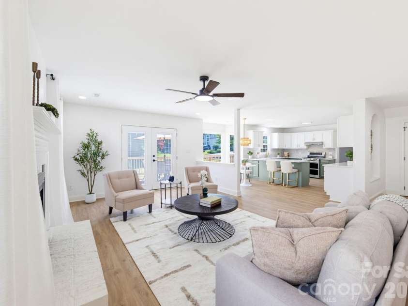 1125 Sunnyview Circle, Matthews, NC 28105.  MLS# CAR4414162, YatesRealty ID 31506. 
