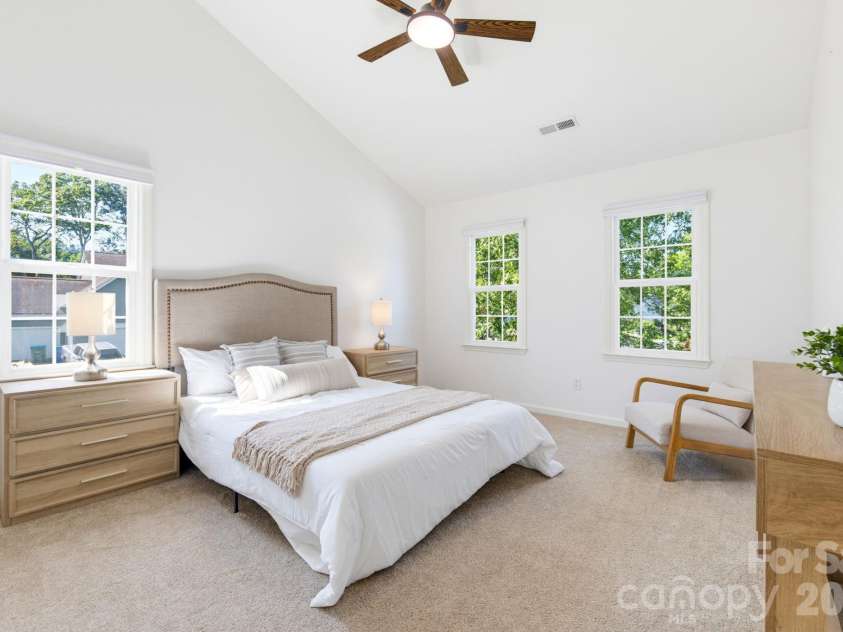 1125 Sunnyview Circle, Matthews, NC 28105.  MLS# CAR4414162, YatesRealty ID 31506. 