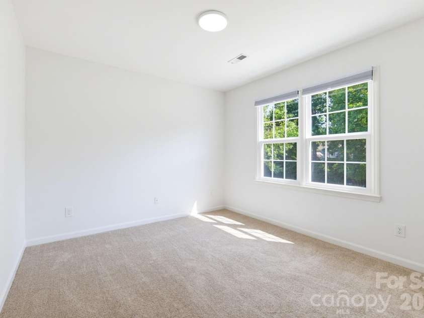 1125 Sunnyview Circle, Matthews, NC 28105.  MLS# CAR4414162, YatesRealty ID 31506. 