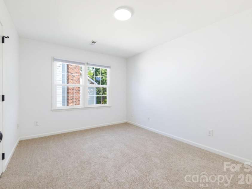 1125 Sunnyview Circle, Matthews, NC 28105.  MLS# CAR4414162, YatesRealty ID 31506. 