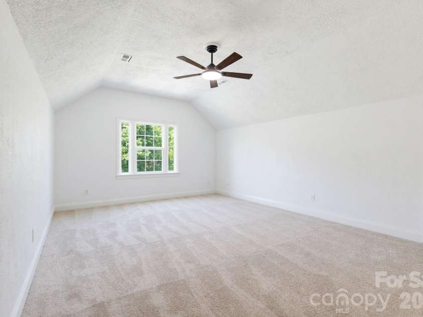 1125 Sunnyview Circle, Matthews, NC 28105.  MLS# CAR4414162, YatesRealty ID 31506. 