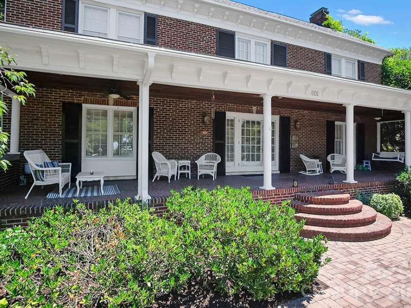 601 Washington Street, Shelby, NC 28150.  MLS# CAR4394855, YatesRealty ID 31508. 