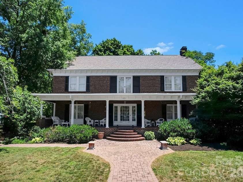 601 Washington Street, Shelby, NC 28150.  MLS# CAR4394855, YatesRealty ID 31508. 