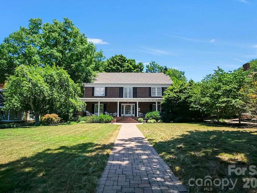 601 Washington Street, Shelby, NC 28150.  MLS# CAR4394855, YatesRealty ID 31508. 
