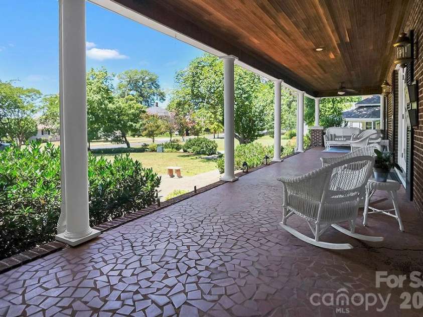 601 Washington Street, Shelby, NC 28150.  MLS# CAR4394855, YatesRealty ID 31508. 