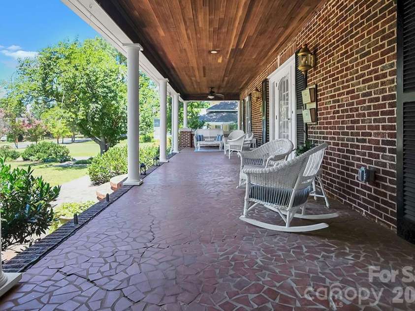 601 Washington Street, Shelby, NC 28150.  MLS# CAR4394855, YatesRealty ID 31508. 