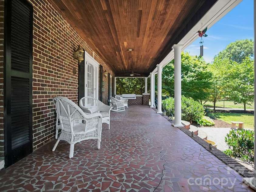 601 Washington Street, Shelby, NC 28150.  MLS# CAR4394855, YatesRealty ID 31508. 