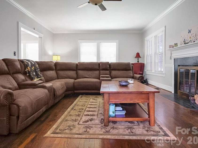 601 Washington Street, Shelby, NC 28150.  MLS# CAR4394855, YatesRealty ID 31508. 
