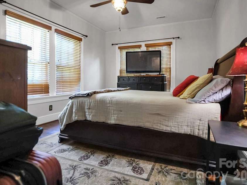 601 Washington Street, Shelby, NC 28150.  MLS# CAR4394855, YatesRealty ID 31508. 