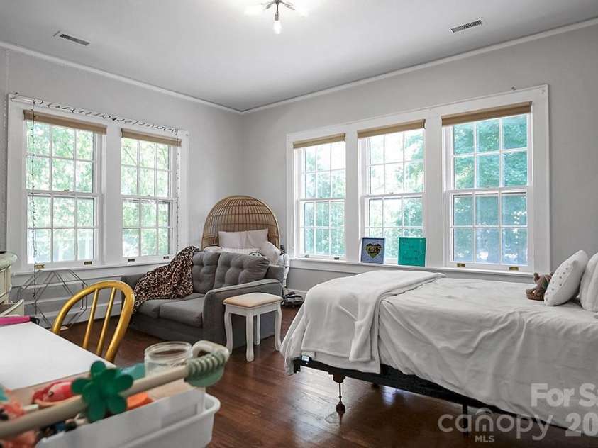 601 Washington Street, Shelby, NC 28150.  MLS# CAR4394855, YatesRealty ID 31508. 