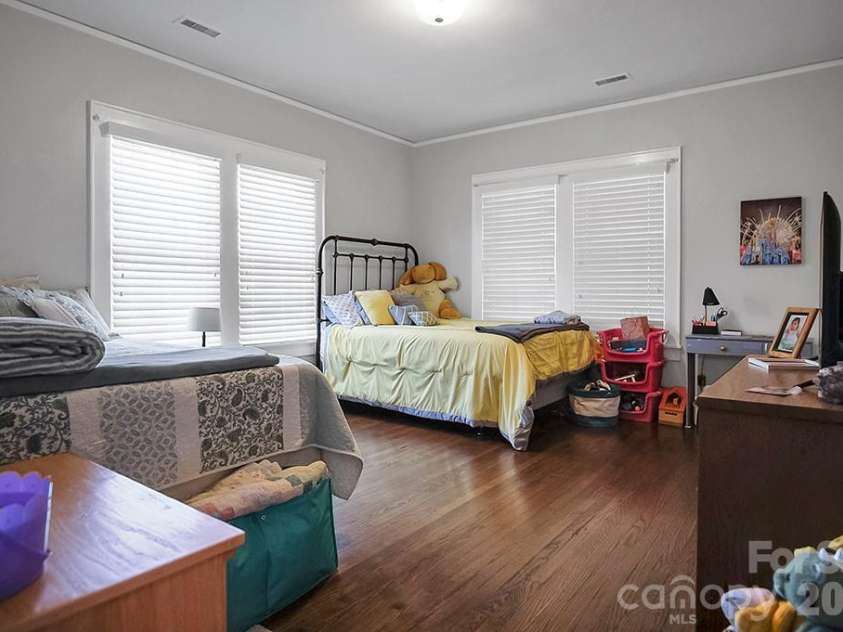601 Washington Street, Shelby, NC 28150.  MLS# CAR4394855, YatesRealty ID 31508. 