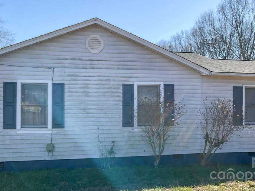 302 Morgan Street, Greer, SC 29651.  MLS# CAR4219291, YatesRealty ID 3151. 