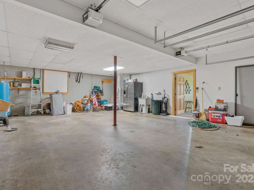 90 Forest Ridge Road, Burnsville, NC 28714.  MLS# CAR4176437, YatesRealty ID 3151. 2 Car Garage