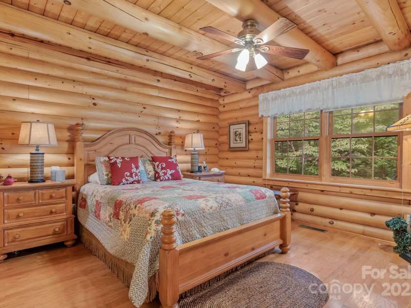 90 Forest Ridge Road, Burnsville, NC 28714.  MLS# CAR4176437, YatesRealty ID 3151. 2nd Bedroom on Main Floor