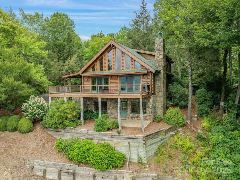 90 Forest Ridge Road, Burnsville, NC 28714.  MLS# CAR4176437, YatesRealty ID 3151. 90 Forest Ridge Rd