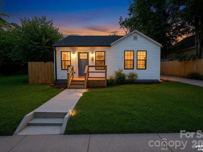 1215 Wilson W Lee Boulevard, Statesville, NC 28677.  MLS# CAR4394986, YatesRealty ID 31510. 