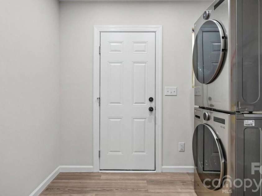 1215 Wilson W Lee Boulevard, Statesville, NC 28677.  MLS# CAR4394986, YatesRealty ID 31510. 