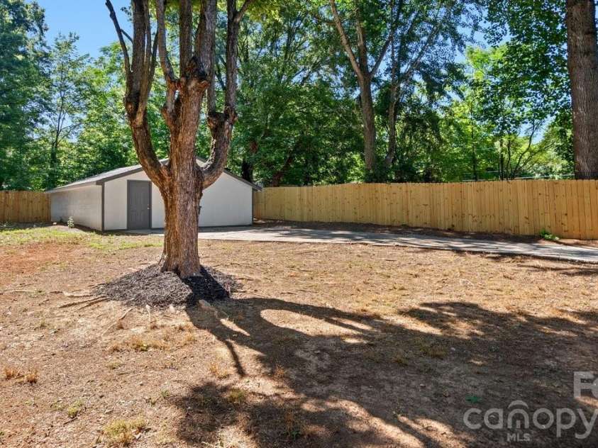 1215 Wilson W Lee Boulevard, Statesville, NC 28677.  MLS# CAR4394986, YatesRealty ID 31510. 