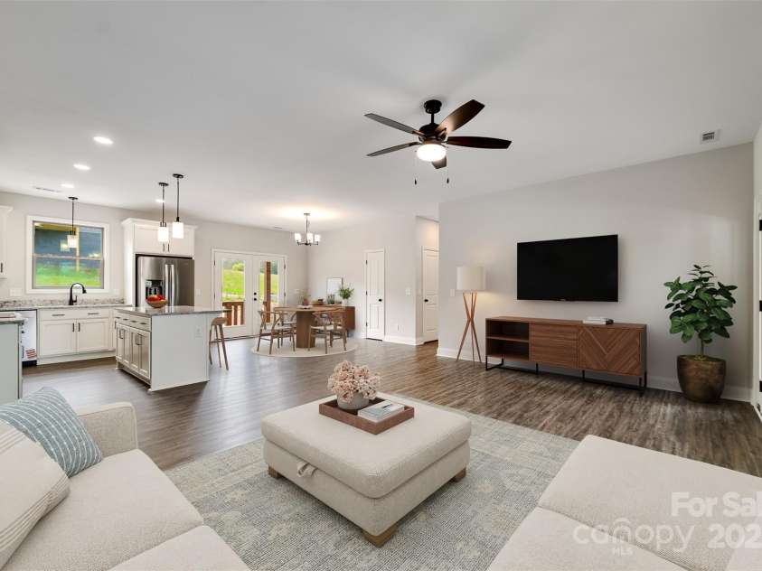 34 Kingston Street, Franklin, NC 28734.  MLS# CAR4286257, YatesRealty ID 31511. 