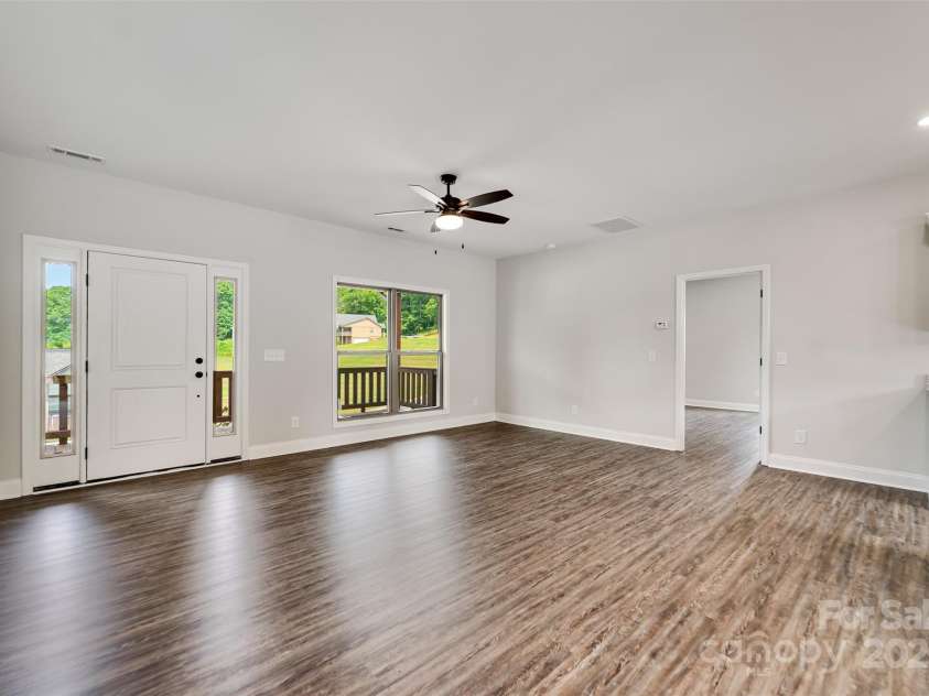 34 Kingston Street, Franklin, NC 28734.  MLS# CAR4286257, YatesRealty ID 31511. 