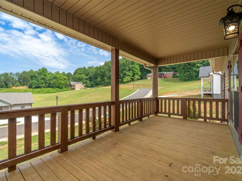 34 Kingston Street, Franklin, NC 28734.  MLS# CAR4286257, YatesRealty ID 31511. 