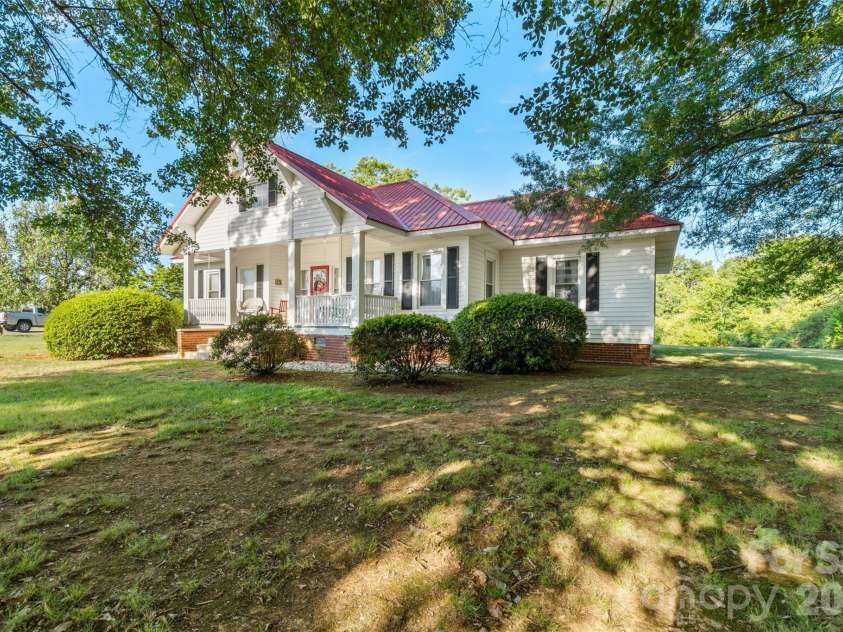 9350 US Highway 52 Highway, Wadesboro, NC 28170.  MLS# CAR4395029, YatesRealty ID 31511. 