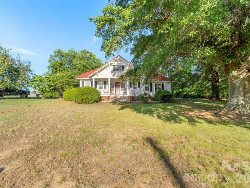 9350 US Highway 52 Highway, Wadesboro, NC 28170.  MLS# CAR4395029, YatesRealty ID 31511. 
